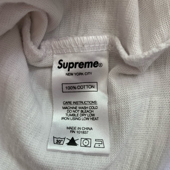 SUPREME shirt. - Picture 5 of 7
